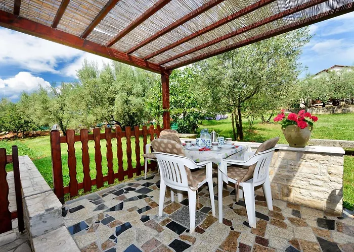 Kuki By Interhome Apartamento Poreč