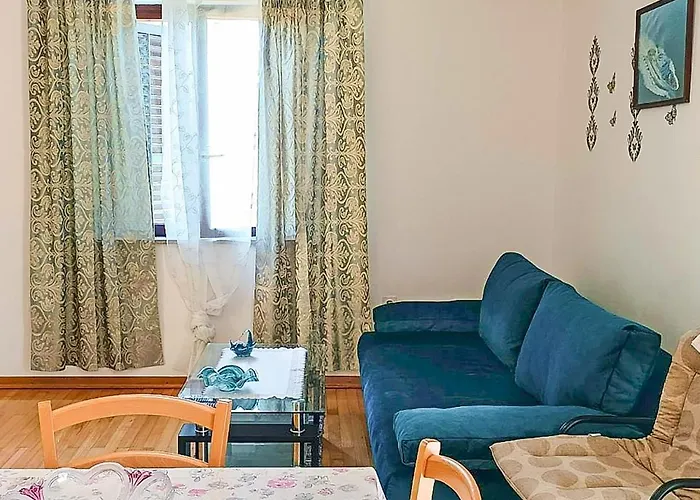 Kuki By Interhome Appartamento Porec